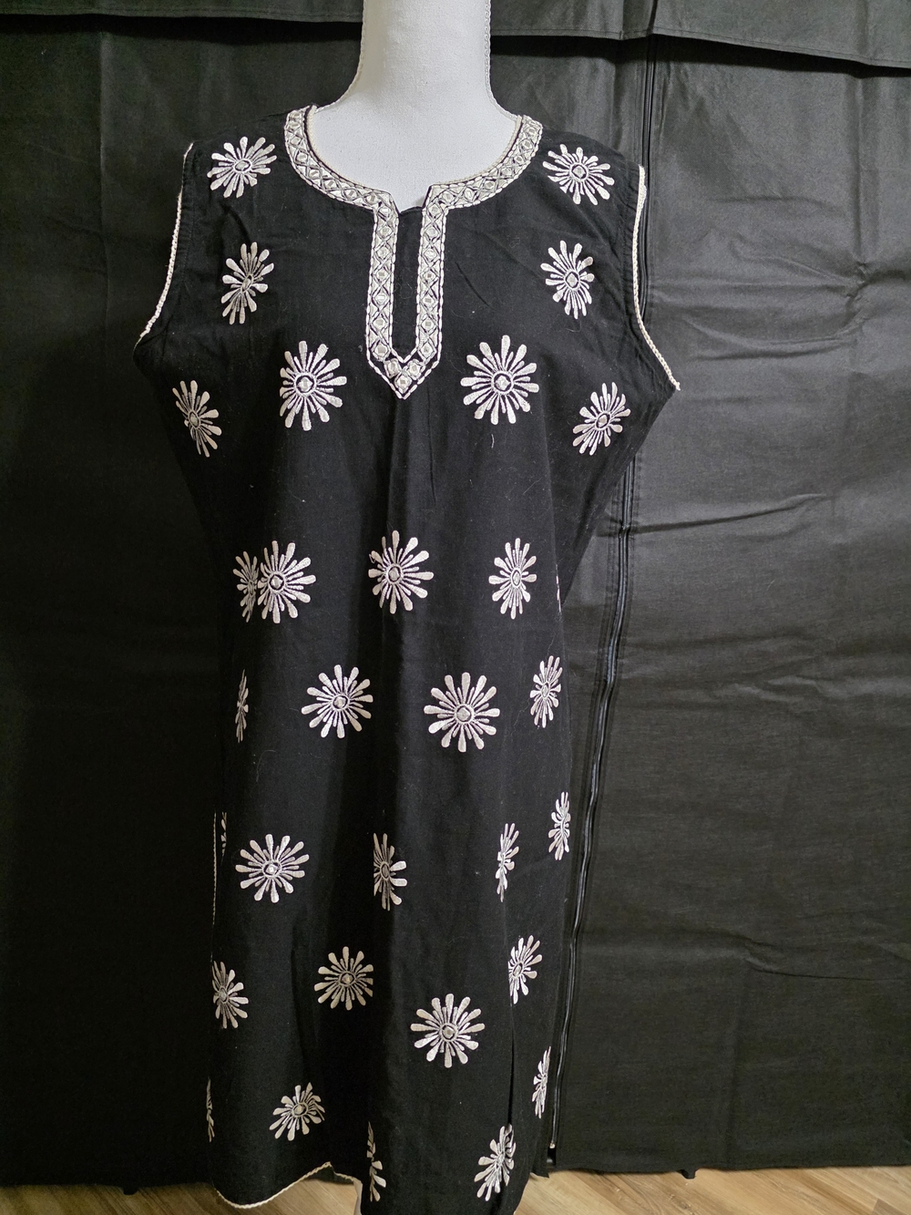 Black Embroidered Sleeveless Tunic with White Daisy Motif